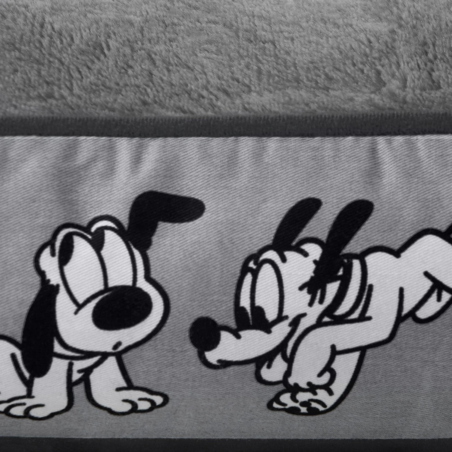 Disney Pluto Pillow Cat & Dog Bed 5 Disney Pluto Pillow Cat & Dog Bed - Image 5