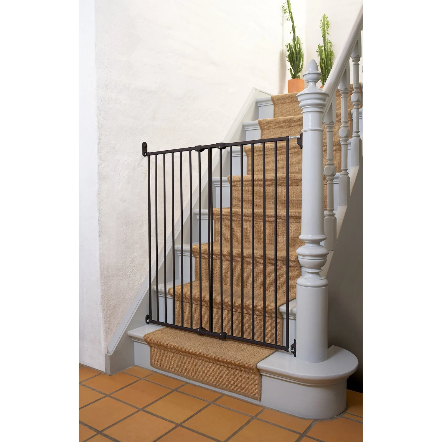 Scandinavian Pet Streamline Extra Tall Wall Mounted Dog Gate 4 Scandinavian Pet Streamline Extra Tall Wall Mounted Dog Gate - Image 4