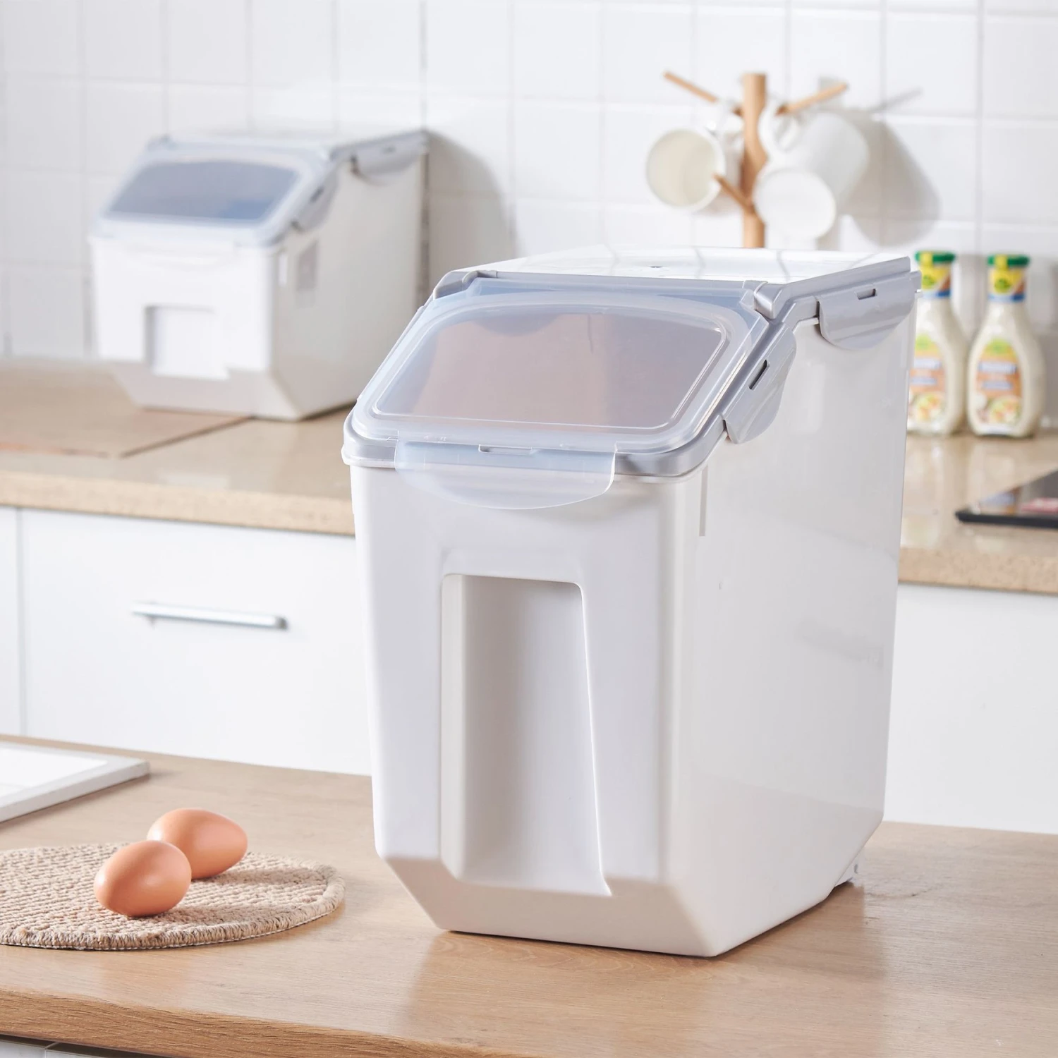 Hanamya Container With Measuring Cup Dog & Cat Food Storage 1 Hanamya Container With Measuring Cup Dog & Cat Food Storage