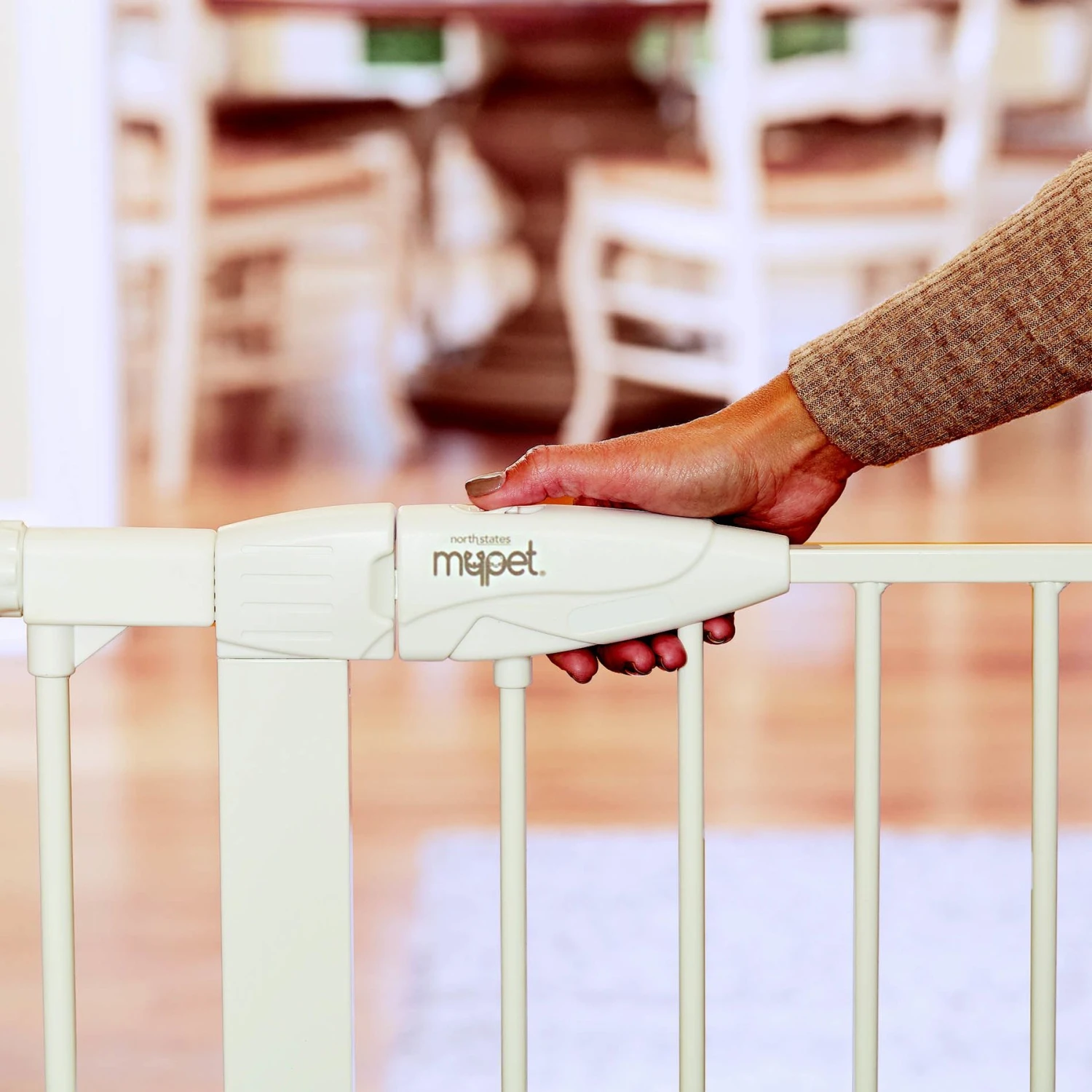 MyPet Extra Tall & Wide Walk Thru Easypass Cat & Dog Gate, White 6 MyPet Extra Tall & Wide Walk Thru Easypass Cat & Dog Gate, White - Image 6